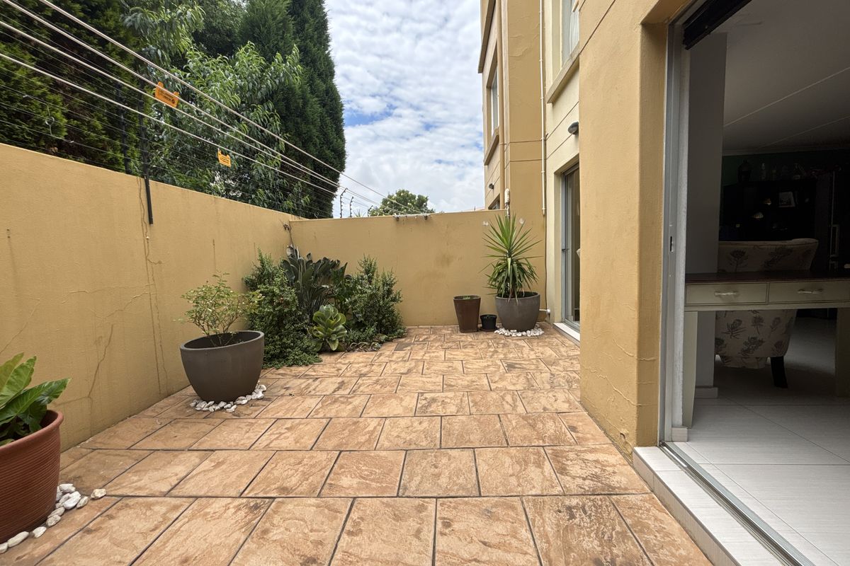 Modern, Private 3-Bedroom Townhouse in Villa Avante – Prime Rynfield Location - Photo 3