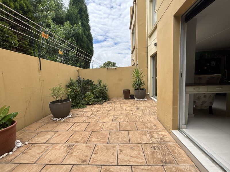 Modern, Private 3-Bedroom Townhouse in Villa Avante – Prime Rynfield Location - Photo 3