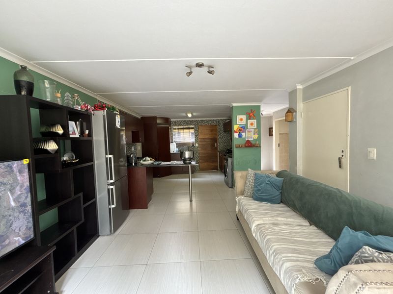 Modern, Private 3-Bedroom Townhouse in Villa Avante – Prime Rynfield Location - Photo 7