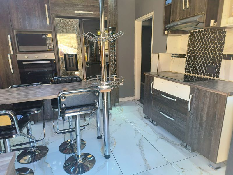 FOR SALE 3 Bedroom Family Home in Pienaarsdorp -Affordable and Well Located - Photo 8