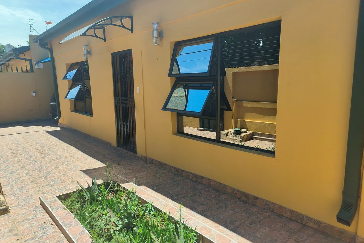 FOR SALE 3 Bedroom Family Home in Pienaarsdorp -Affordable and Well Located - Photo 2
