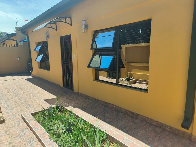 FOR SALE 3 Bedroom Family Home in Pienaarsdorp -Affordable and Well Located - Photo 2