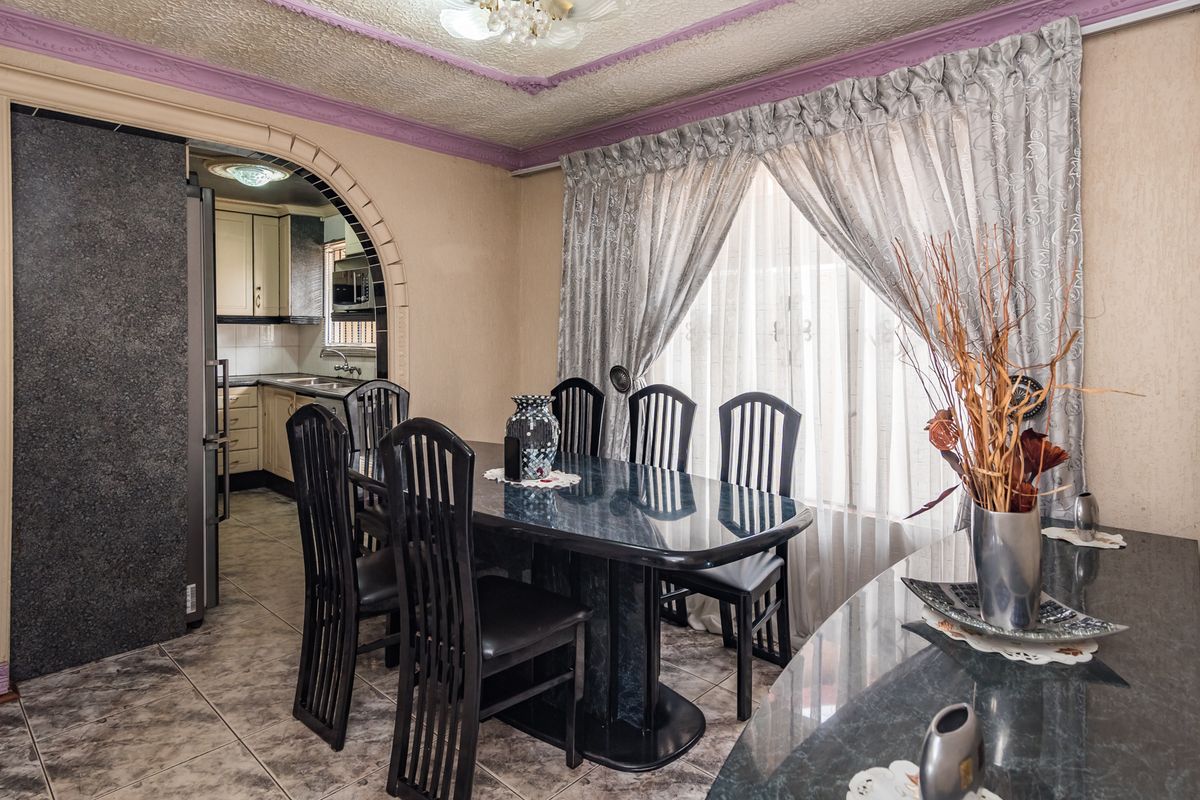 Your Dream Home Is Waiting In The Heart of Protea Glen Phase 1 - Photo 3