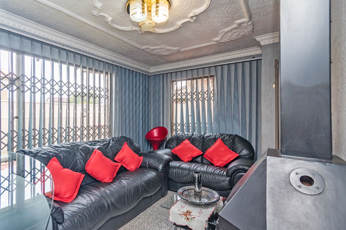 Your Dream Home Is Waiting In The Heart of Protea Glen Phase 1 - Photo 4