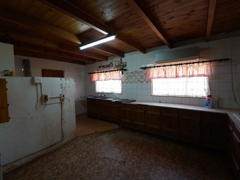 4.28 Ha Property zoned for general trade and hardware - Photo 5