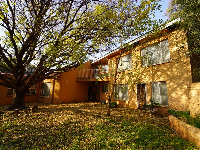 4.28 Ha Property zoned for general trade and hardware - Photo 2