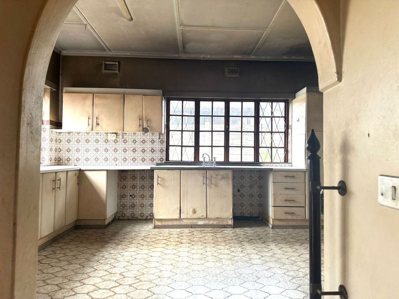 Spanish style house in Umkomaas - Photo 10