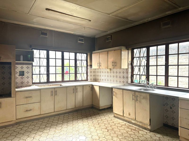 Spanish style house in Umkomaas - Photo 9