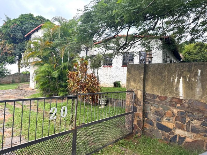 Spanish style house in Umkomaas - Photo 5