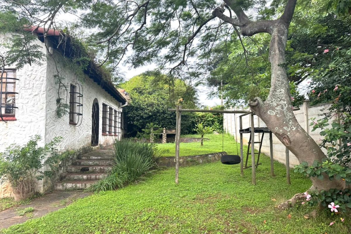 Spanish style house in Umkomaas - Photo 2