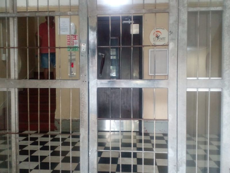 Investor or Starter Apartment – For Sale - Photo 2