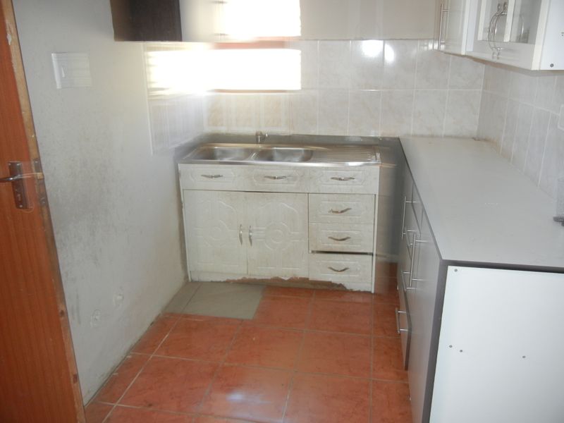 Well Priced Property - Photo 9