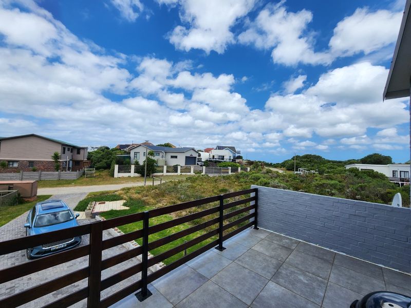 Modern Coastal Living in Paradise Beach - Photo 5