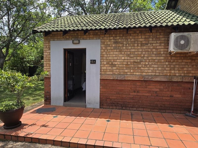 For Sale: Stylish 3-Bedroom Unit in Greenway Woods - Photo 5