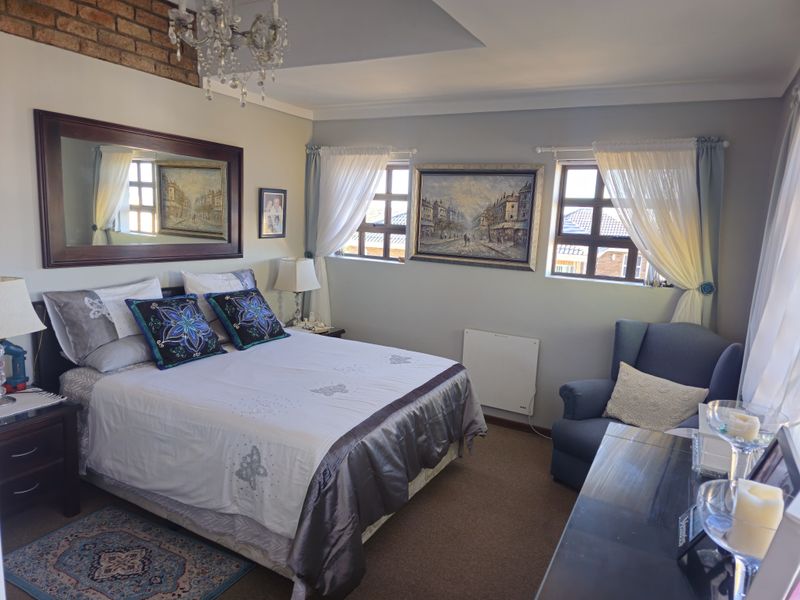 Elegant Coastal Retreat with Sweeping Stilbaai Views - Photo 9