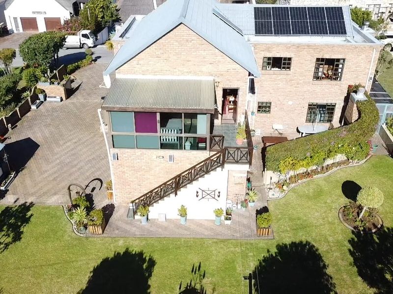 5 Bedroom House For Sale in Stilbaai Wes - Photo 5