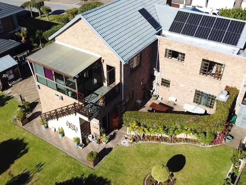 5 Bedroom House For Sale in Stilbaai Wes - Photo 7