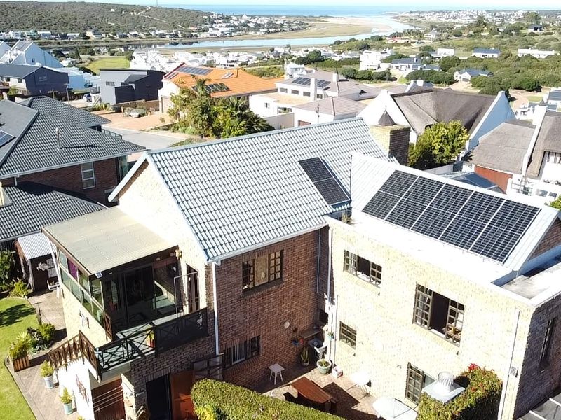 5 Bedroom House For Sale in Stilbaai Wes - Photo 8