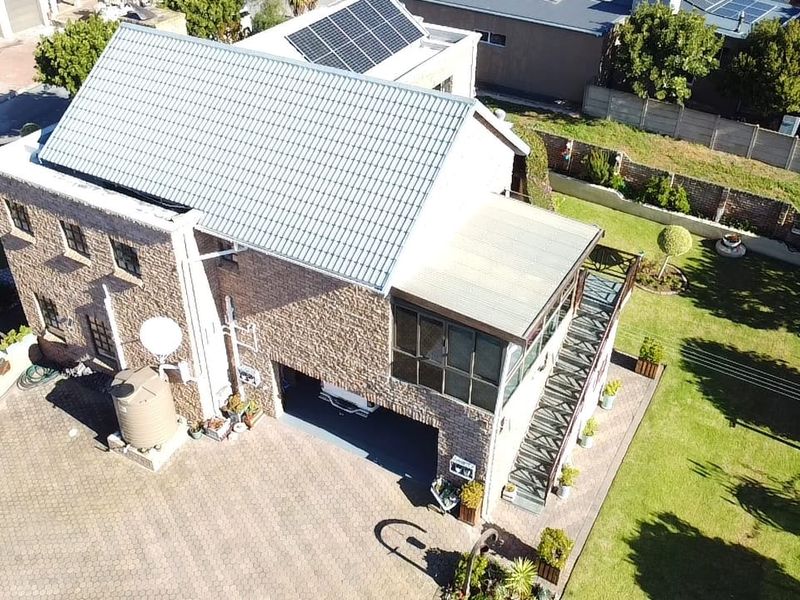 5 Bedroom House For Sale in Stilbaai Wes - Photo 6