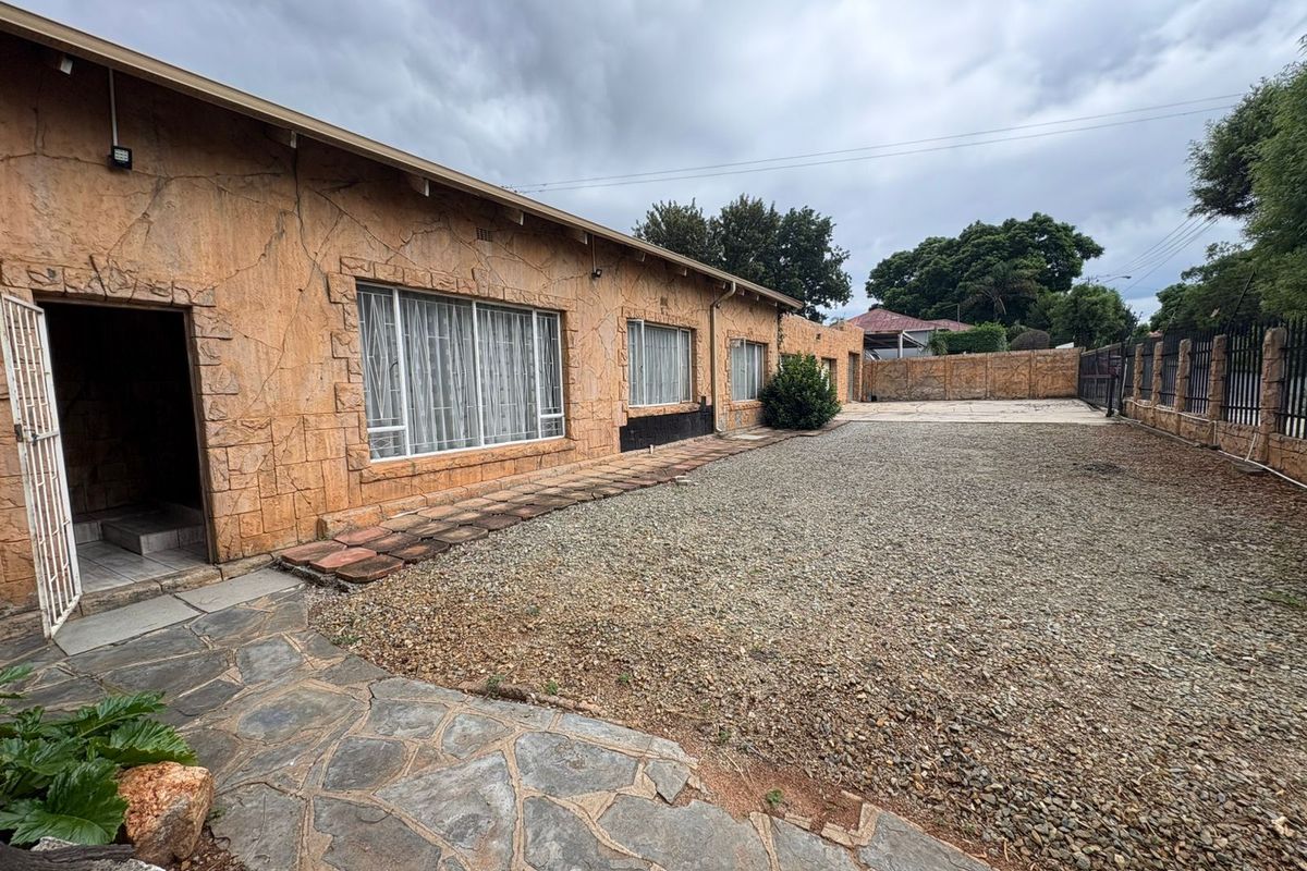 Modern Move In Dream Home - Photo 2