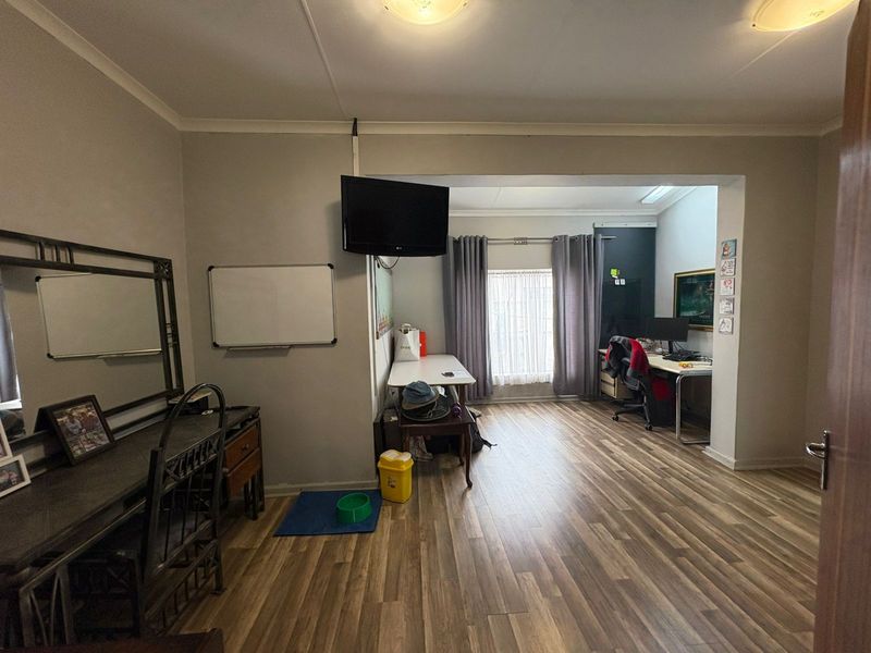 Modern Move In Dream Home - Photo 4