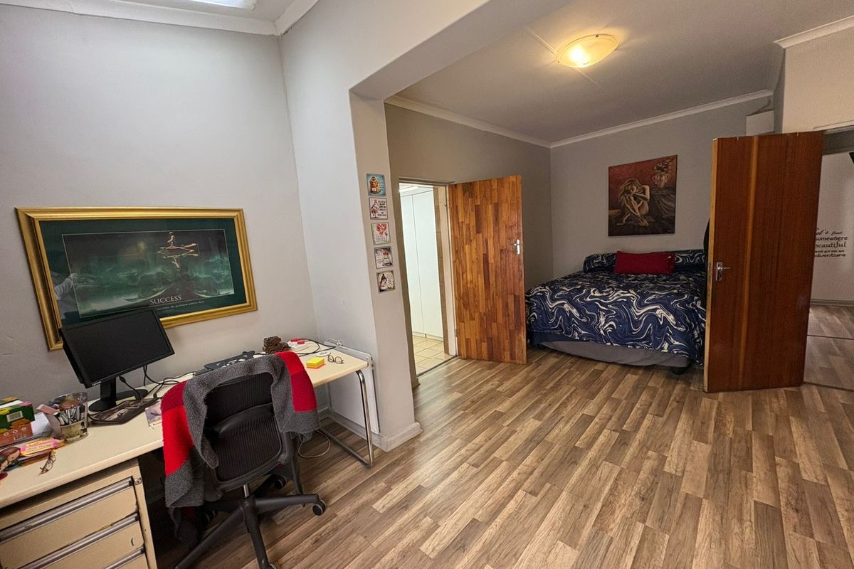 Modern Move In Dream Home - Photo 5