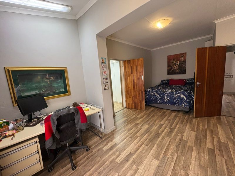 Modern Move In Dream Home - Photo 5