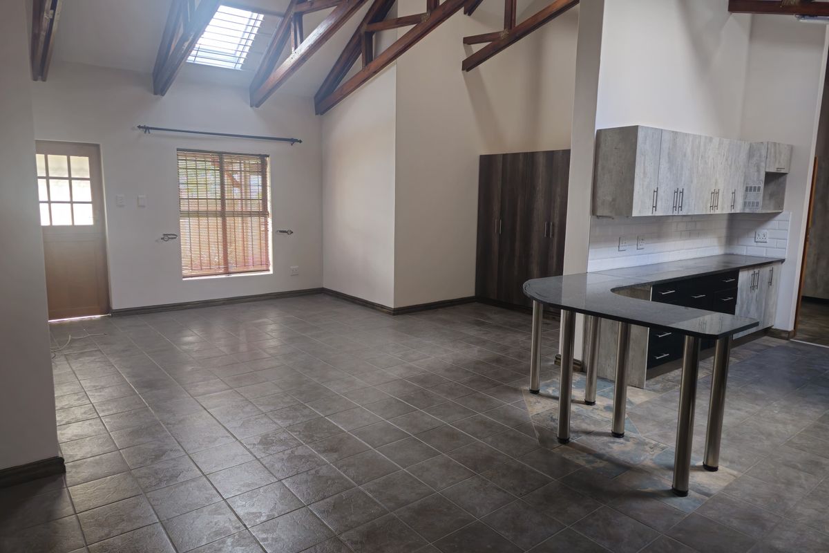 Stylish North-Facing Townhouse with Heated Splash Pool - Riversdale, Langezight Complex - Photo 4
