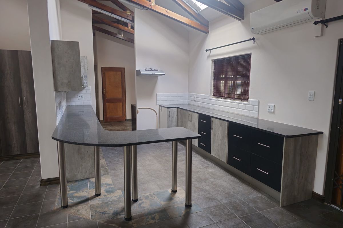 Stylish North-Facing Townhouse with Heated Splash Pool - Riversdale, Langezight Complex - Photo 3