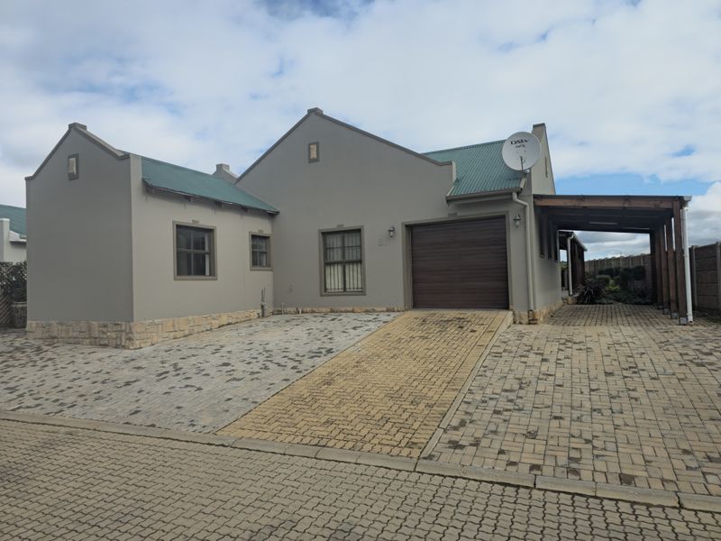 Stylish North-Facing Townhouse with Heated Splash Pool - Riversdale, Langezight Complex - Photo 1