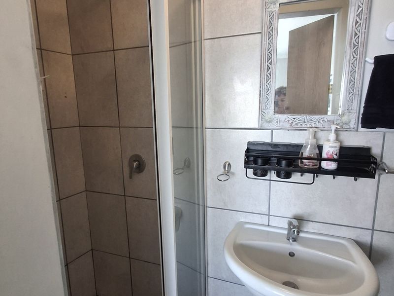 Apartment with Seaview - Photo 9