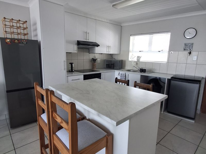 Apartment with Seaview - Photo 7