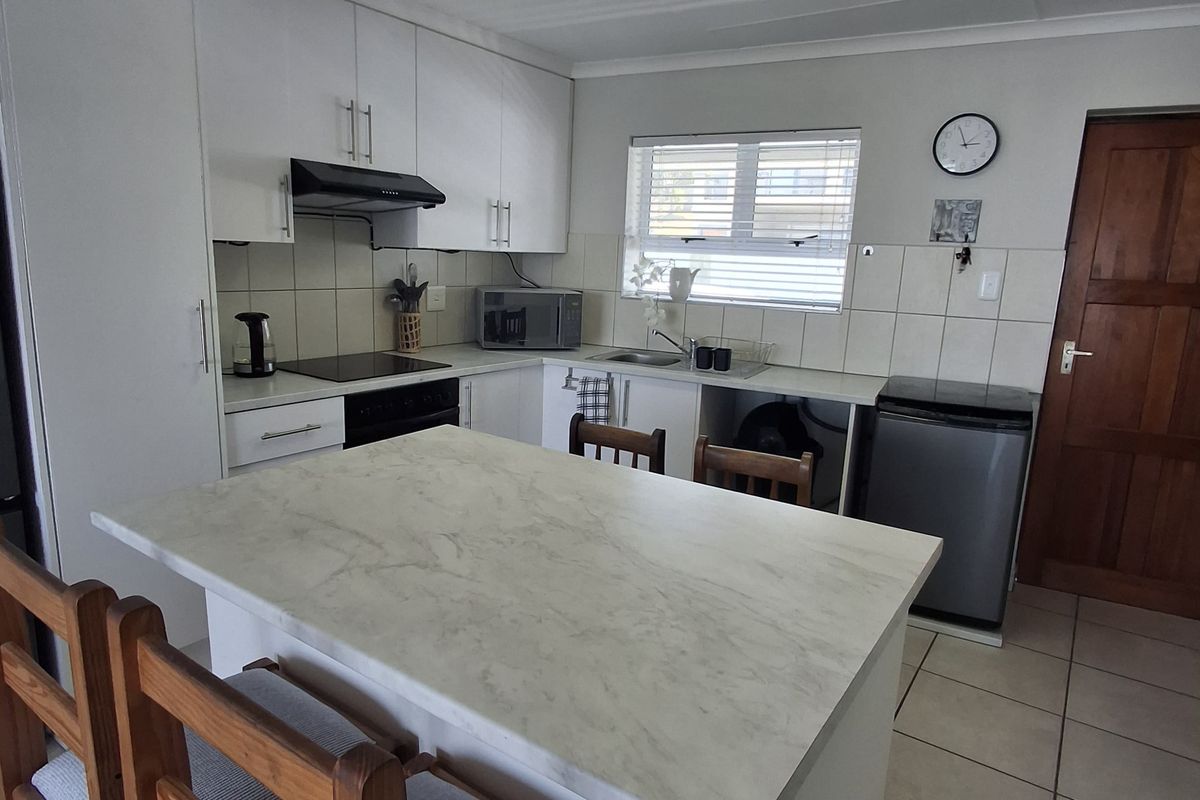 Apartment with Seaview - Photo 5