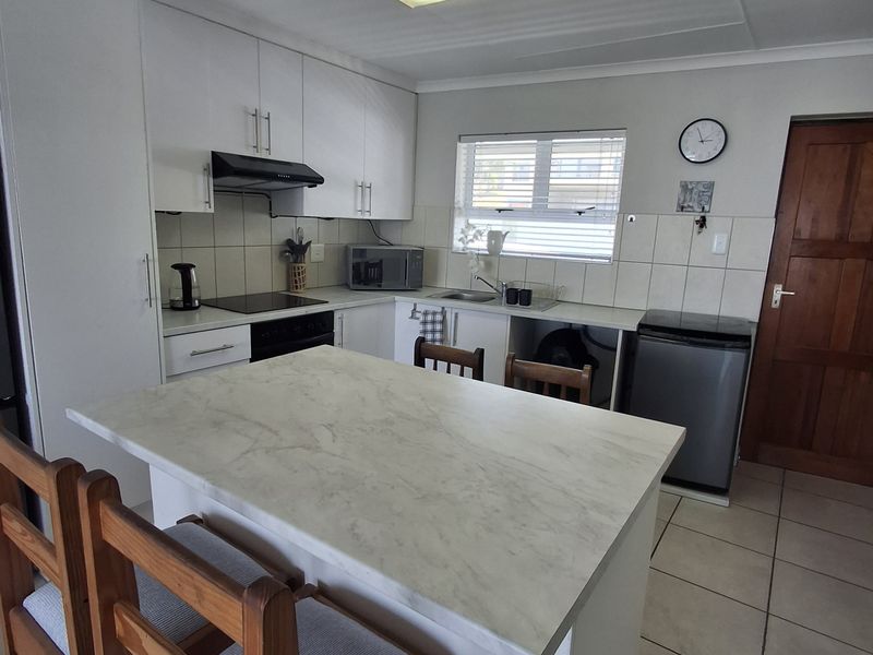 Apartment with Seaview - Photo 5