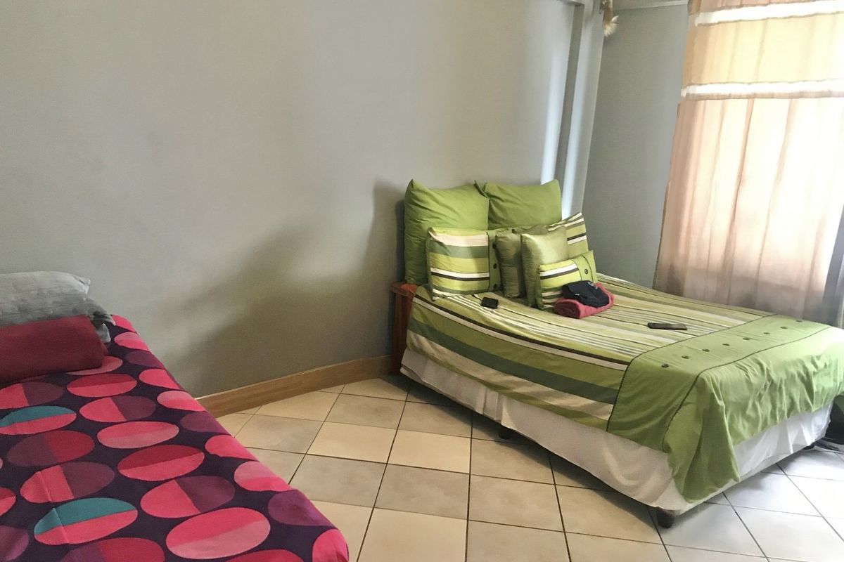 South Beach two bedroom flat for sale - Photo 2