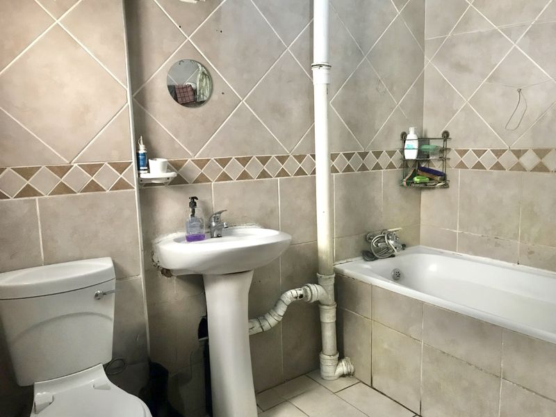 South Beach two bedroom flat for sale - Photo 6