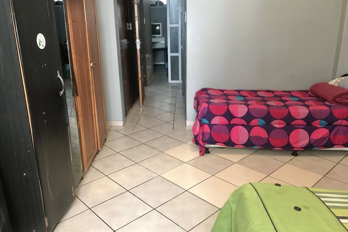 South Beach two bedroom flat for sale - Photo 3