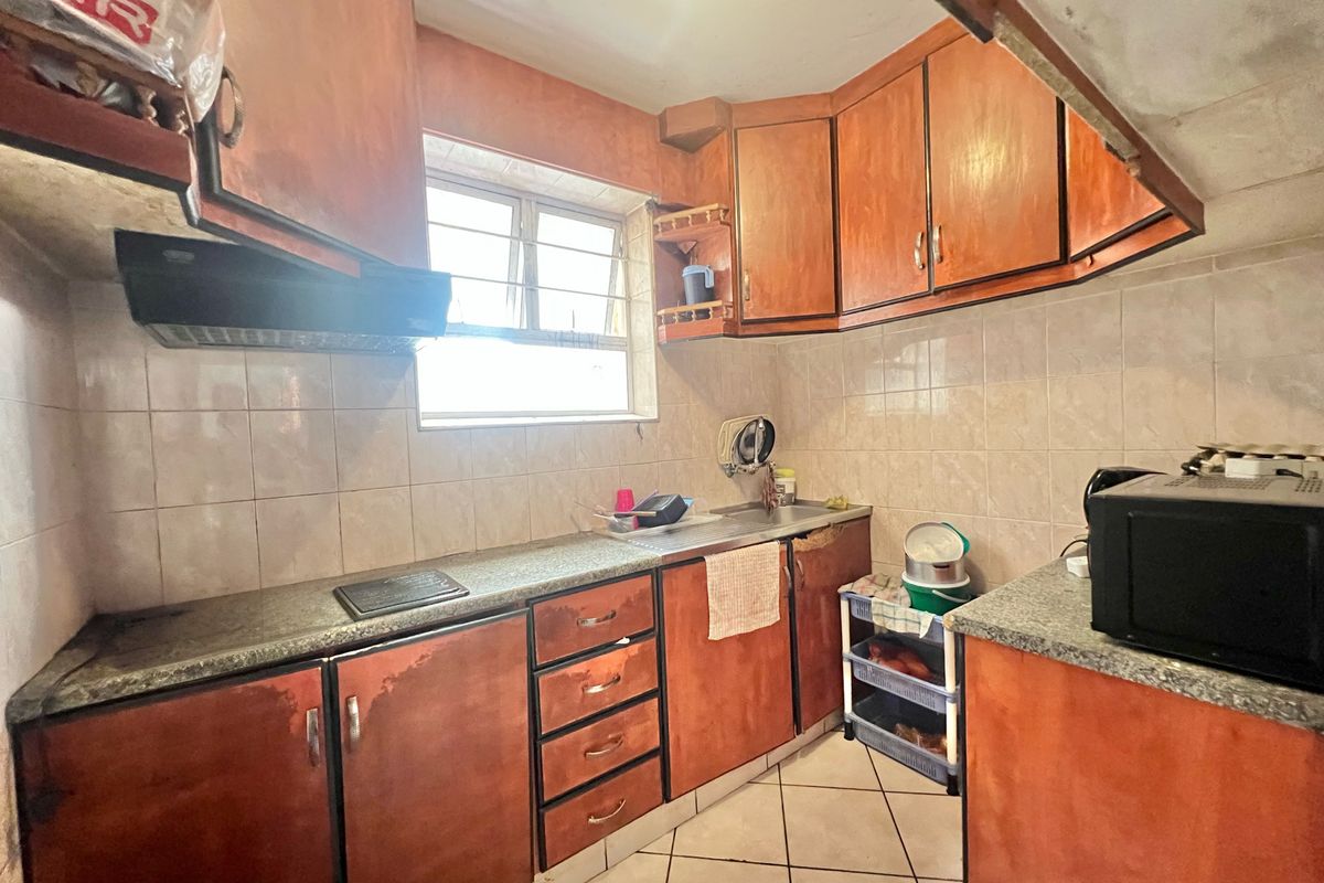South Beach two bedroom flat for sale - Photo 5