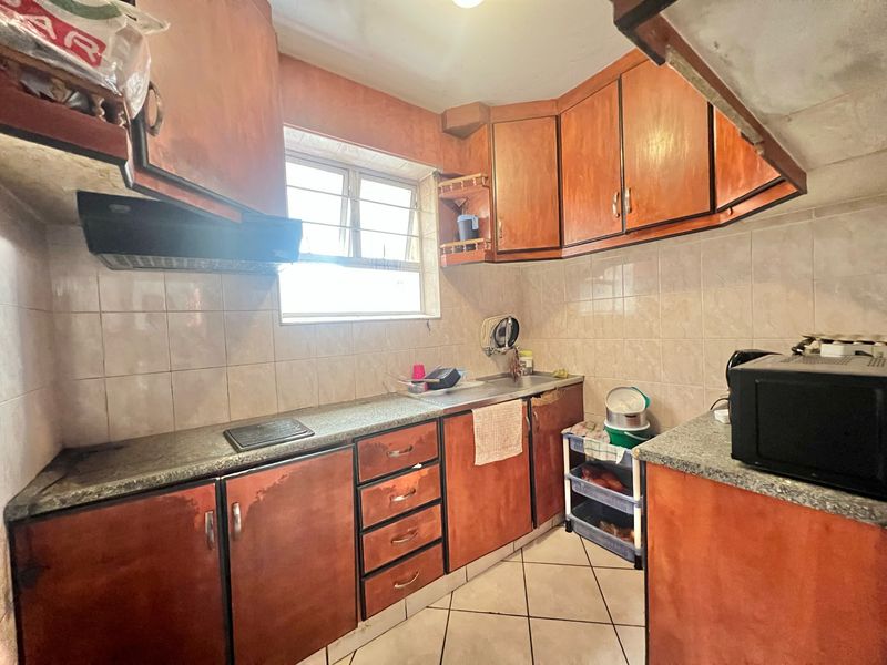 South Beach two bedroom flat for sale - Photo 5