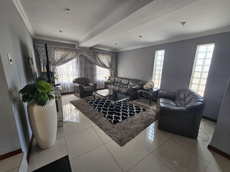 Nahoon Valley Park - Comfortable living in this beautiful and spacious Home - Photo 8