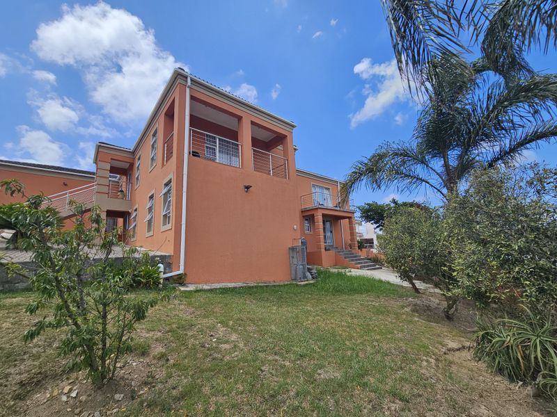 Nahoon Valley Park - Comfortable living in this beautiful and spacious Home - Photo 3