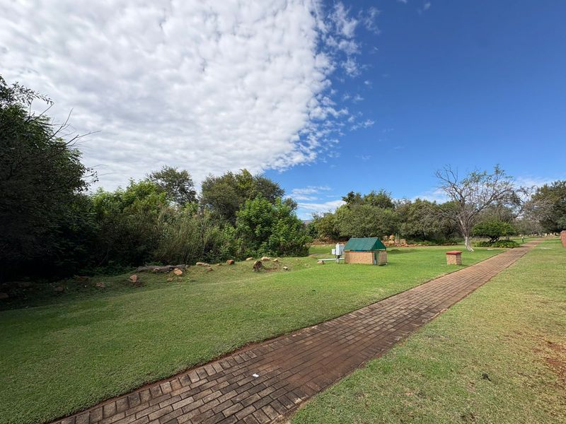 Vacant Land for Sale | 926m2 Full Title | Approved Plans | No Build Deadline - Photo 4