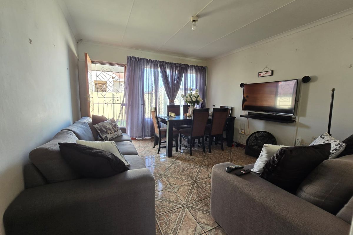 well-maintained 3-bedroom home - Photo 3