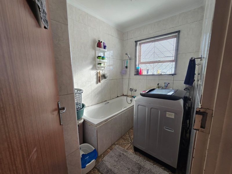 well-maintained 3-bedroom home - Photo 9