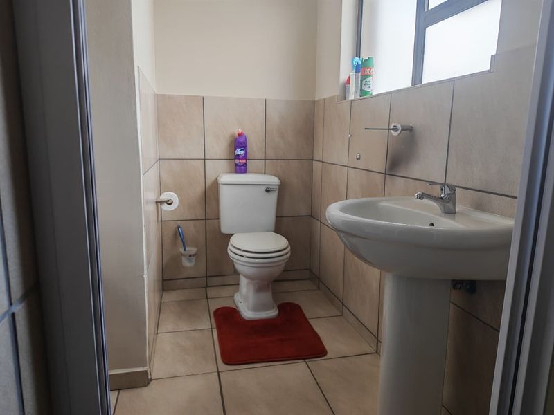 STYLISH APARTMENT IN A SECURE COMPLEX - Photo 7