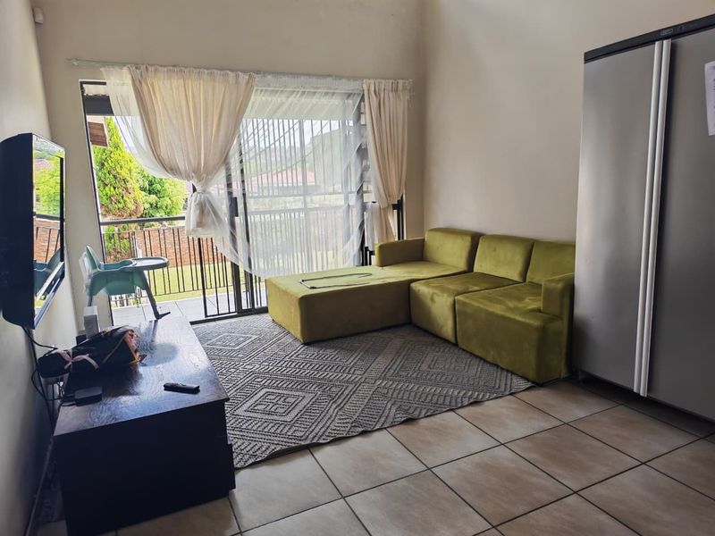 STYLISH APARTMENT IN A SECURE COMPLEX - Photo 5