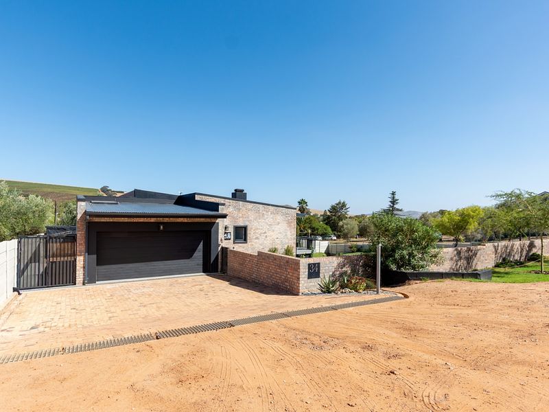 Ultra-Modern Lifestyle Cottage for the country connoisseur - Photo 2