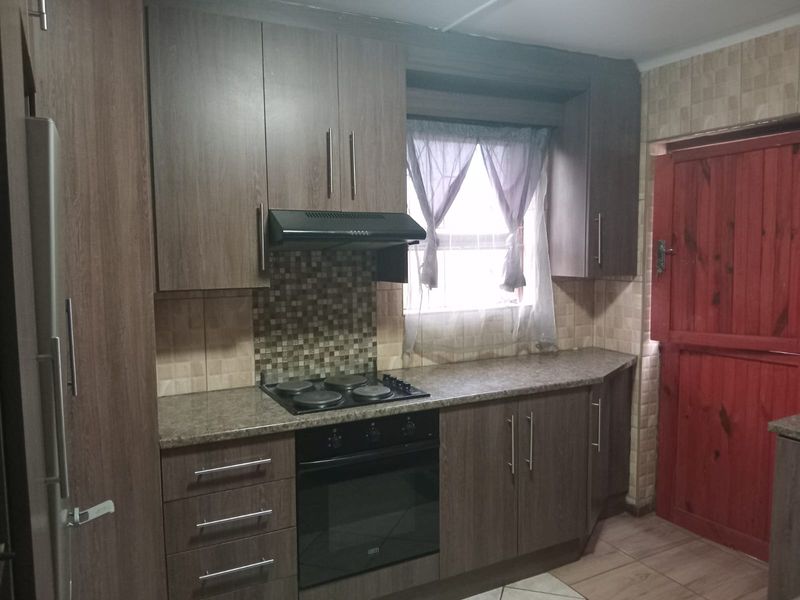 Neat house for sale! - Photo 9