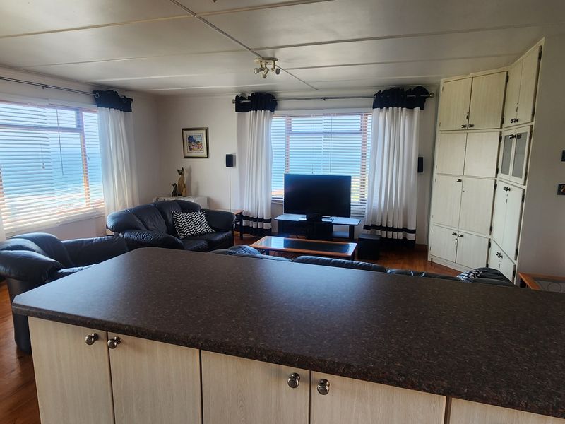 Coastal charm in a sought-after pocket of Dana Bay - Photo 8