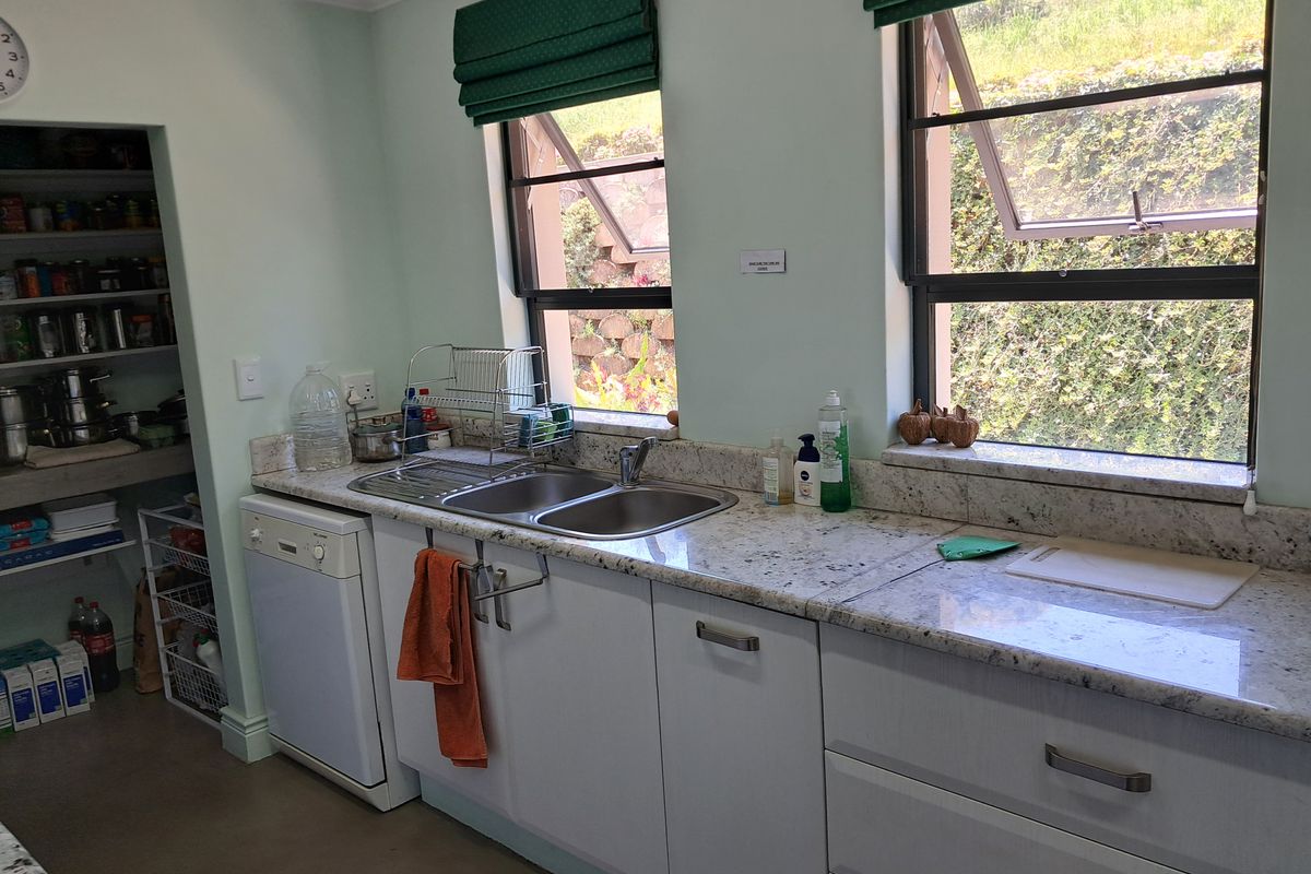 Peaceful Lakeside Living in the Countryside - Photo 5